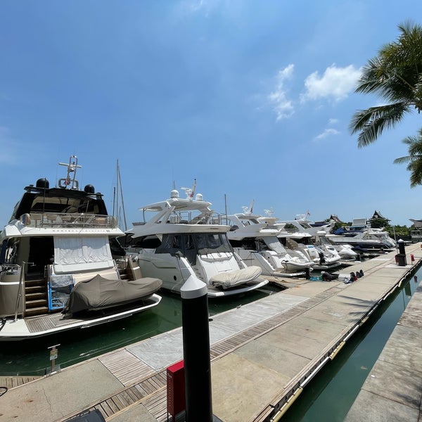 9/29/2023에 Evgeniy K.님이 Royal Phuket Marina에서 찍은 사진