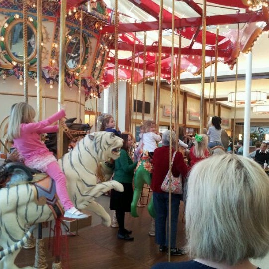 North Point Mall Carousel 493 ziyaretçidan 4 tavsiye