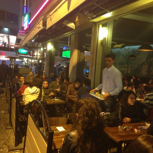 4/22/2013 tarihinde Hasan D.ziyaretçi tarafından Elma Pub &amp; Beercity'de çekilen fotoğraf