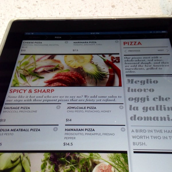 7/17/2014 tarihinde Candiceziyaretçi tarafından Pizza Vinoteca'de çekilen fotoğraf