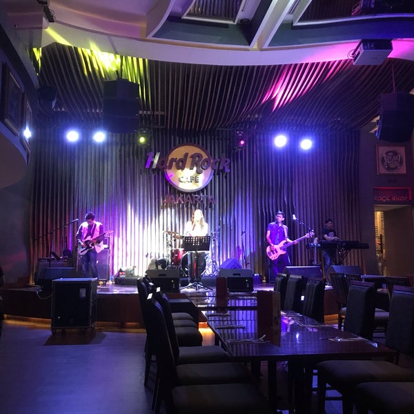 9/9/2019 tarihinde Heshamziyaretçi tarafından Hard Rock Cafe Jakarta'de çekilen fotoğraf