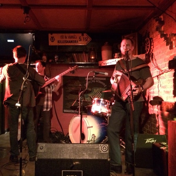 รูปภาพถ่ายที่ Paddy Reilly&#39;s Music Bar โดย Lu I. เมื่อ 2/22/2014