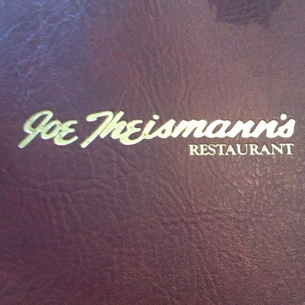 Снимок сделан в Joe Theismann&#39;s Restaurant пользователем Rick W. 4/16/2013