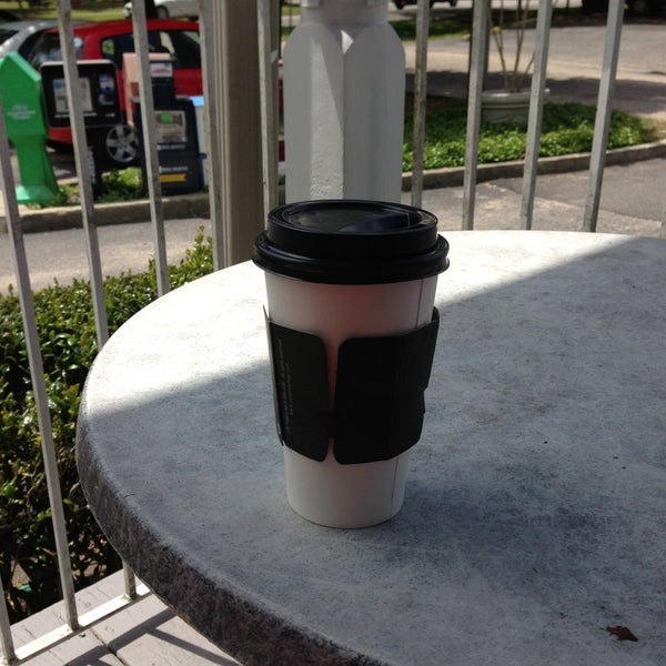 4/23/2013 tarihinde Flavia W.ziyaretçi tarafından Carpe Diem Coffee &amp; Tea Co.'de çekilen fotoğraf