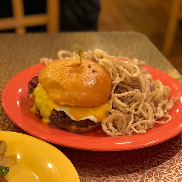Photo taken at Woody&#39;s All Natural Burgers by Minsun S. on 1/15/2018