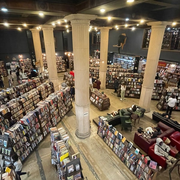 Foto tirada no(a) The Last Bookstore por John B. em 4/1/2023