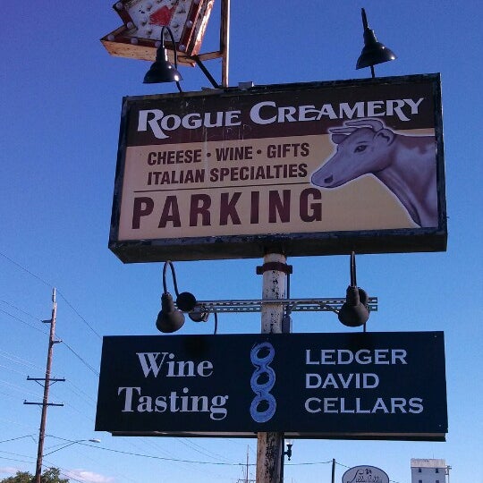 10/3/2013 tarihinde Todd G.ziyaretçi tarafından Rogue Creamery'de çekilen fotoğraf