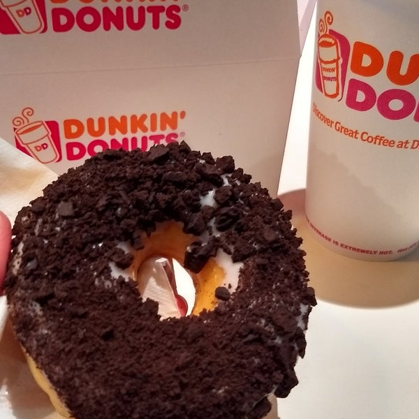 รูปภาพถ่ายที่ Dunkin&#39; Donuts โดย Kelvia D. เมื่อ 7/16/2017