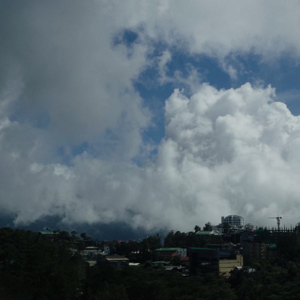 รูปภาพถ่ายที่ Baguio โดย Z เมื่อ 8/13/2023