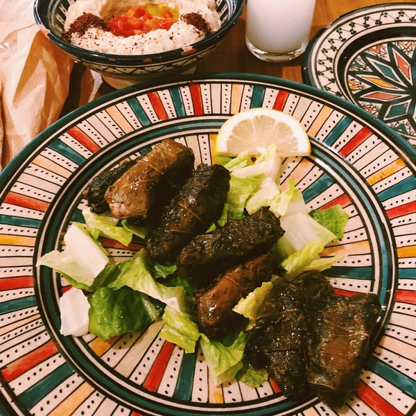 Снимок сделан в Leila&#39;s Authentic Lebanese Cuisine пользователем Szilvi 11/16/2018