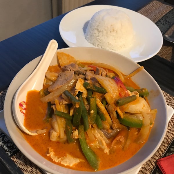 Foto scattata a Jasmine Thai Cuisine da Aarón S. il 7/3/2017