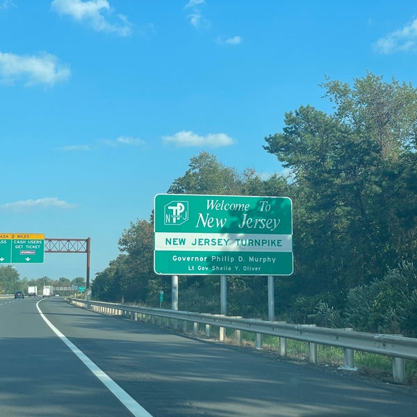 New Jersey / Pennsylvania Border NJ/PA Border