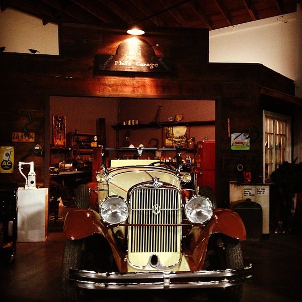 7/26/2013에 Josanne E.님이 California Auto Museum에서 찍은 사진
