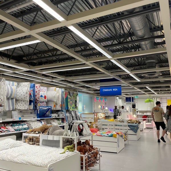 Foto tomada en IKEA Coquitlam  por Dilara 🐰 el 8/6/2022