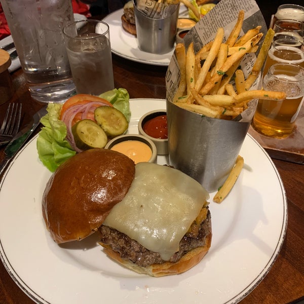 I wanted to like this place. The ambiance was great, service was friendly (a bit slow, but it was Christmas), but the burger looks a lot better than it tastes. Super greasy, not flavorful—and $19.