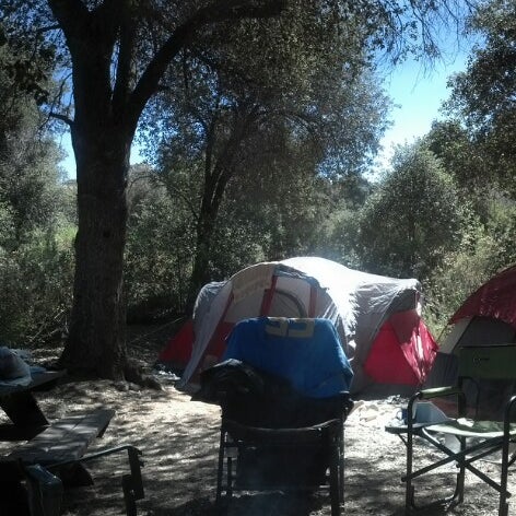 Foto tomada en Thousand Trails Oakzanita Springs RV Campground  por Chad Eats W. el 8/9/2013