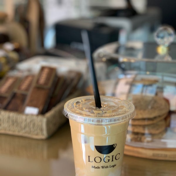 Photo prise au Logic cafe لوجك كافية par H le5/1/2019