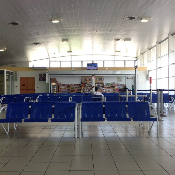 Robert L. Bradshaw International Airport 34 tips