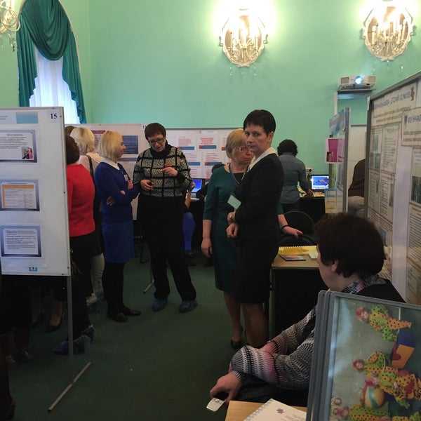 Мариупольское шоссе снт связист 6 аллея. Работник просвещения. Председатель профсоюза работников промышленности. Председатель профсоюза работников просвещения. Работник просвещения таганрог.