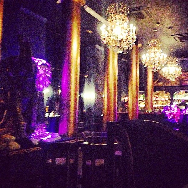 Das Foto wurde bei Elephant Restaurant &amp; Lounge Club von Davide S. am 8/15/2014 aufgenommen