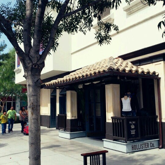 Hollister Co. - Clothing Store in Otay 