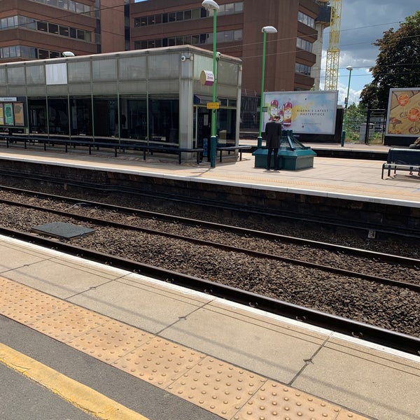 Foto tirada no(a) Watford Junction Railway Station (WFJ) por Stuart C. em 6/6/2019