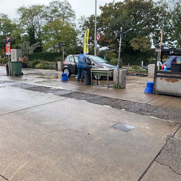 Kingston Hand Carwash Portsmouth Rd.