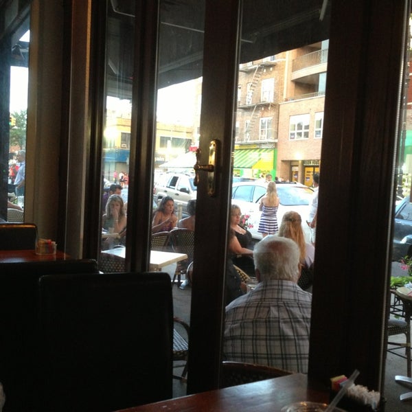 6/24/2013 tarihinde Andreas M.ziyaretçi tarafından Athens Cafe'de çekilen fotoğraf
