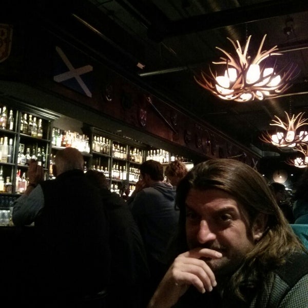 11/8/2013にSteve L.がThe Highlander Pubで撮った写真