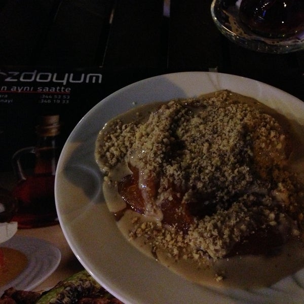 รูปภาพถ่ายที่ Özdoyum Restaurant โดย Cihat K. เมื่อ 4/27/2013