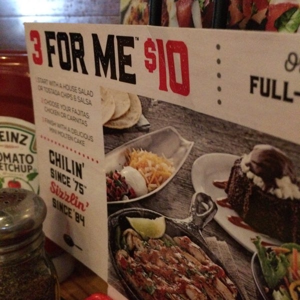 Photo taken at Chili&#39;s Grill &amp; Bar by Celeste P. on 11/15/2016