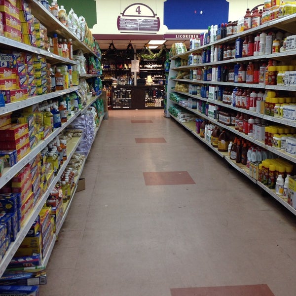 Photo taken at Supermercado Unicasa by Briggit C. on 1/4/2014