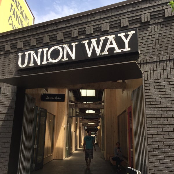 Foto tirada no(a) Union Way por Noriyuki M. em 6/21/2015