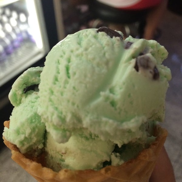 6/16/2014にSilvia L.がLarry&#39;s Homemade Ice Creamで撮った写真