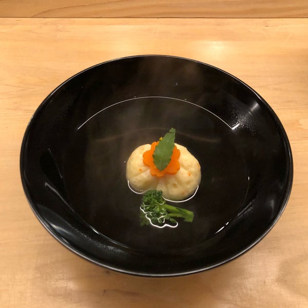 Снимок сделан в Ijji sushi пользователем Kai C. 4/15/2018