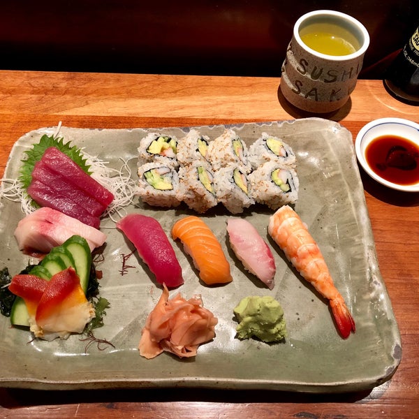 4/3/2018 tarihinde Kai C.ziyaretçi tarafından Sushi Sake'de çekilen fotoğraf