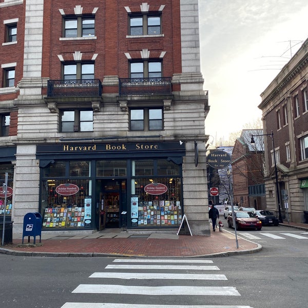 Photo prise au Harvard Book Store par Rita W. le11/21/2021