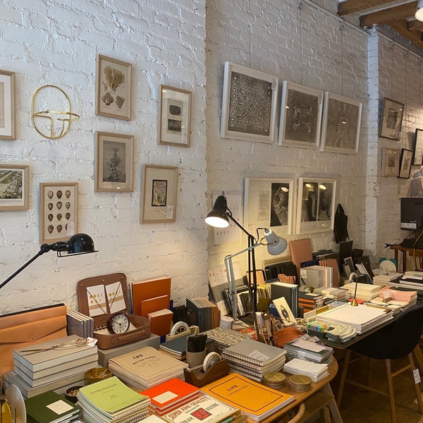 Fotos bei McNally Jackson Store Goods For The Study Geschäft für Bürobedarf in NoLita