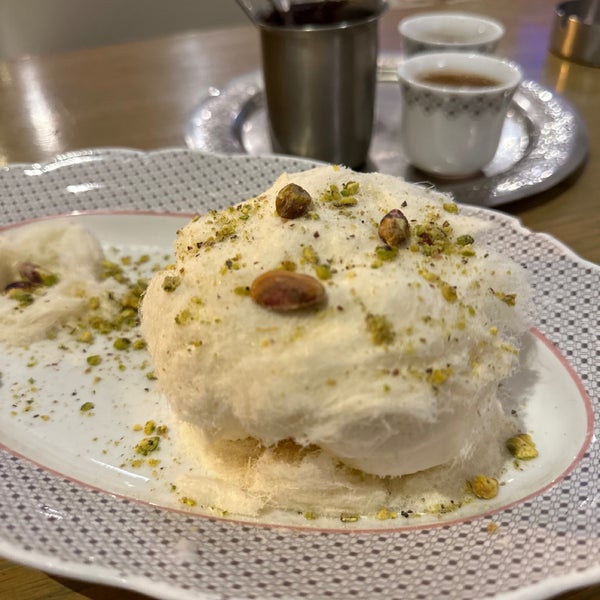Das Foto wurde bei Leila Restaurant von Mohamed D. am 9/17/2023 aufgenommen