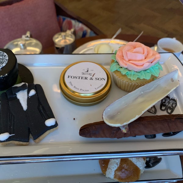 Foto scattata a The Stafford London Hotel da Mckenzie A. il 4/21/2019