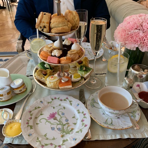 Photo taken at The Peninsula Beverly Hills by Mckenzie A. on 5/5/2019