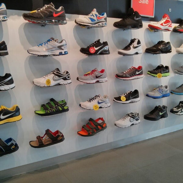 Disparates falda Revelar Nike Factory Store - Bangalore, Karnātaka