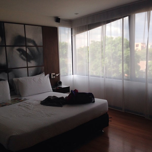 Das Foto wurde bei Celebrities Suites &amp; Apartments von Renee A. am 1/2/2014 aufgenommen