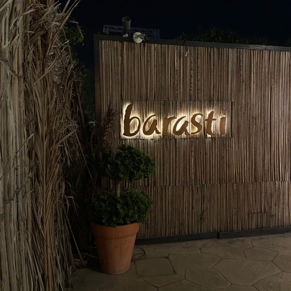 รูปภาพถ่ายที่ Barasti Beach Bar โดย Talal .. เมื่อ 4/30/2024