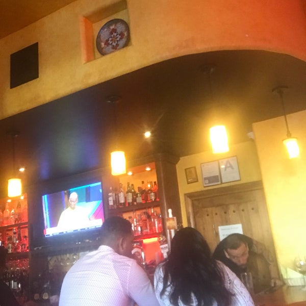 Снимок сделан в Candela Taco Bar &amp; Lounge пользователем Nicole 🏄🏽‍♀️ ☀. 7/4/2018