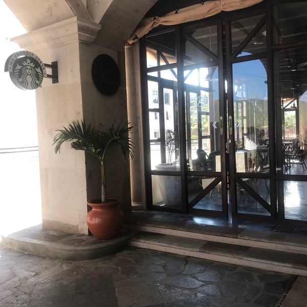 รูปภาพถ่ายที่ Hacienda Encantada Resort &amp; Residences โดย Nicole 🏄🏽‍♀️ ☀. เมื่อ 10/16/2019