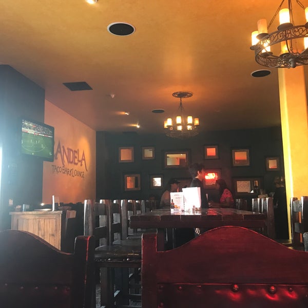 รูปภาพถ่ายที่ Candela Taco Bar &amp; Lounge โดย Nicole 🏄🏽‍♀️ ☀. เมื่อ 6/26/2019