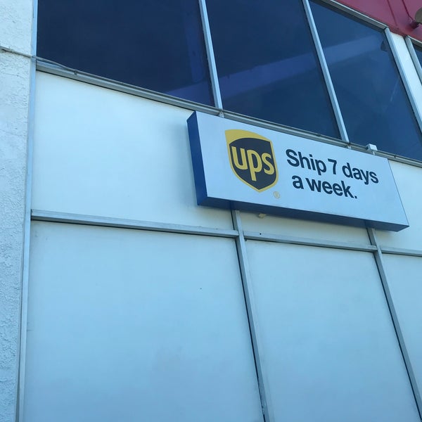 Staples Office Supply Store in Venice