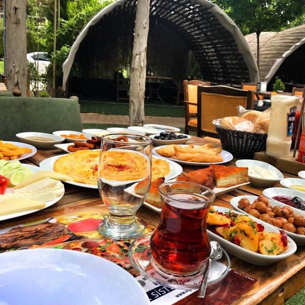 รูปภาพถ่ายที่ Düşler Bahçesi โดย Gözde Yıldız เมื่อ 4/21/2018