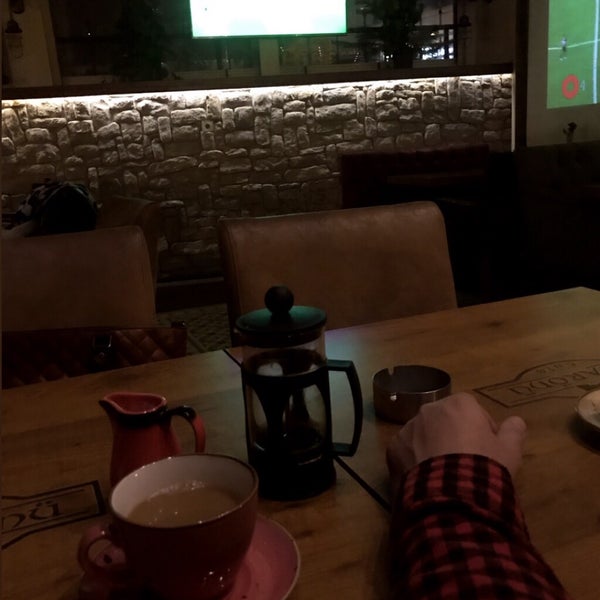 Foto diambil di Hisarönü Cafe oleh Zümre T. pada 12/2/2019
